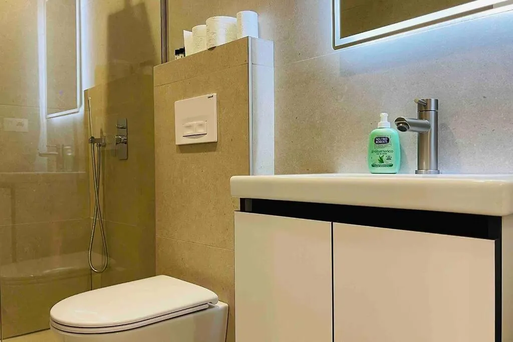 62°Bs Charming Studio Apartament @Bllok Tirana
